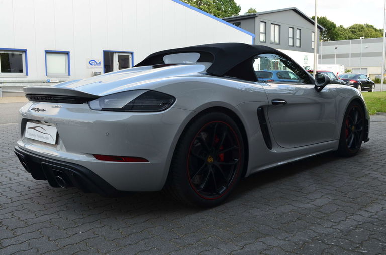 Porsche 718 Spyder