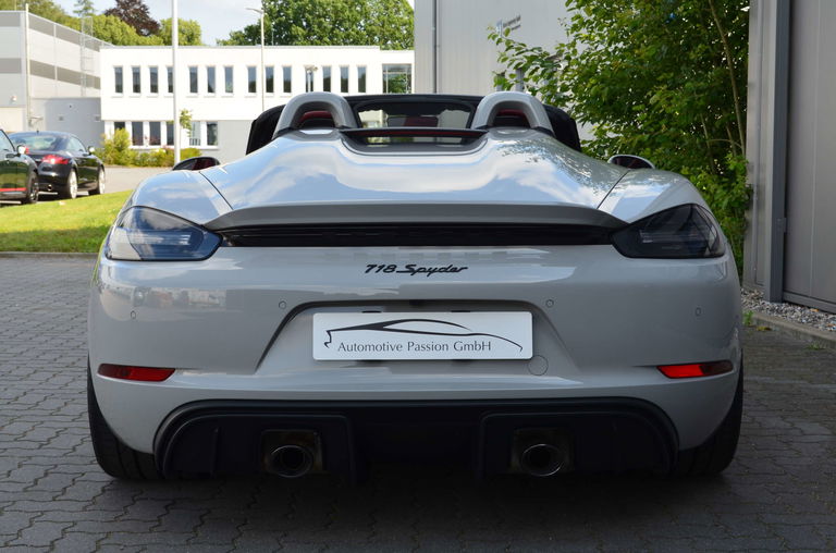 Porsche 718 Spyder