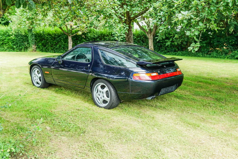 Porsche 928 GTS