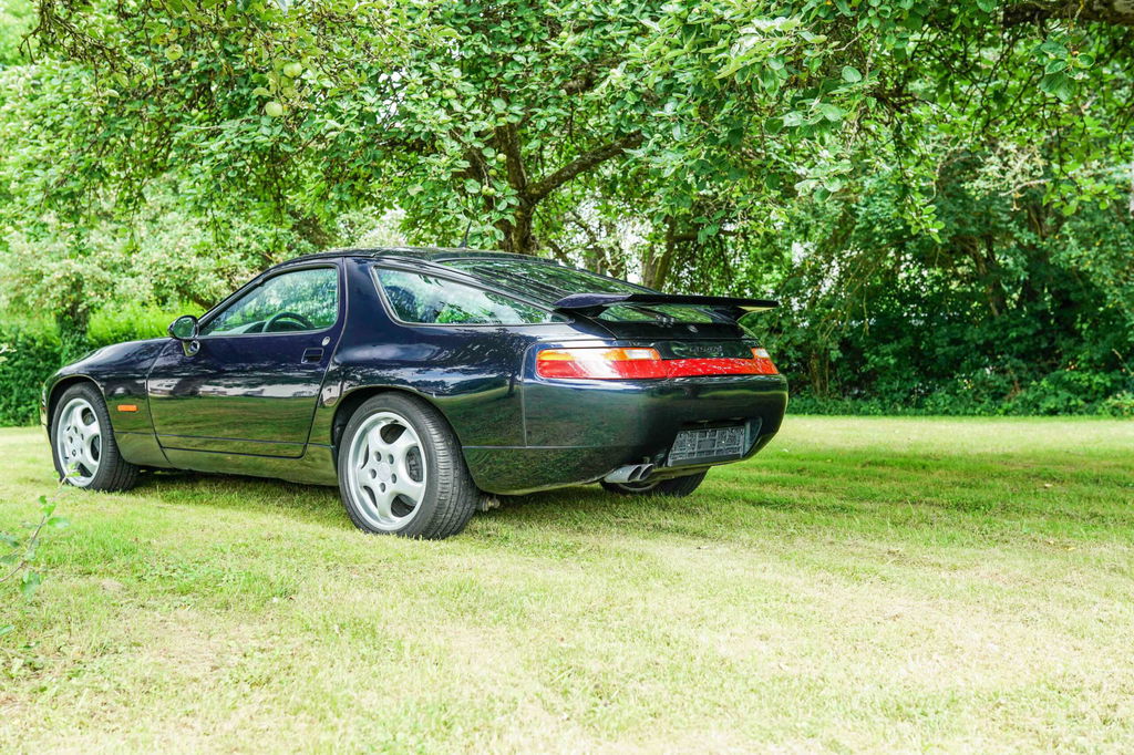 Porsche 928 GTS