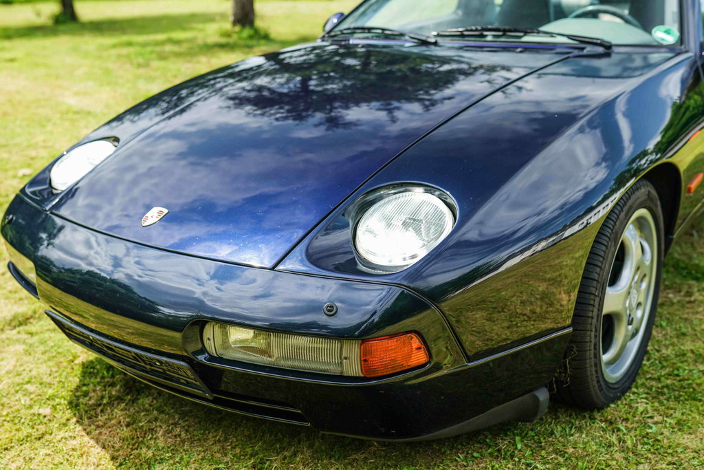 Porsche 928 GTS