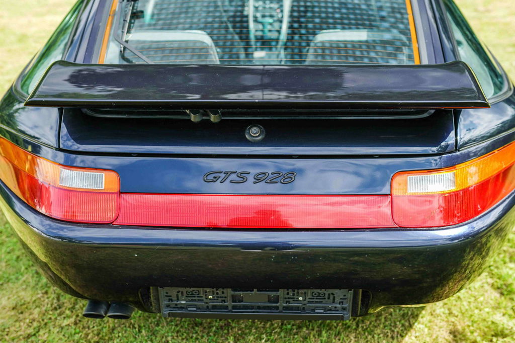 Porsche 928 GTS