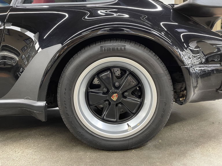 Porsche 911 Turbo 3.3 (US)