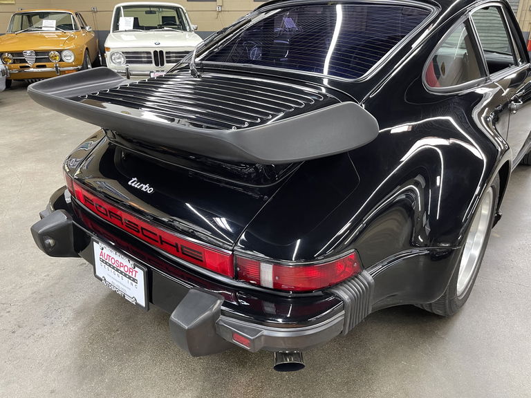 Porsche 911 Turbo 3.3 (US)