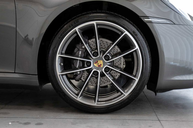 Porsche 992 Carrera