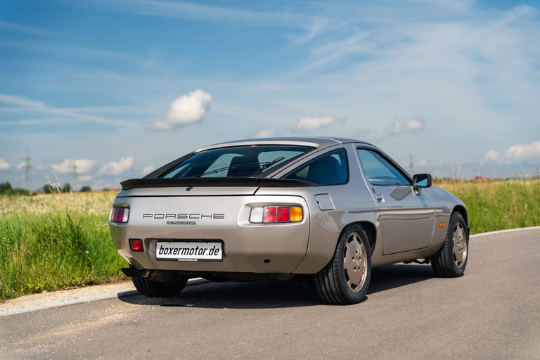 Porsche 928 S