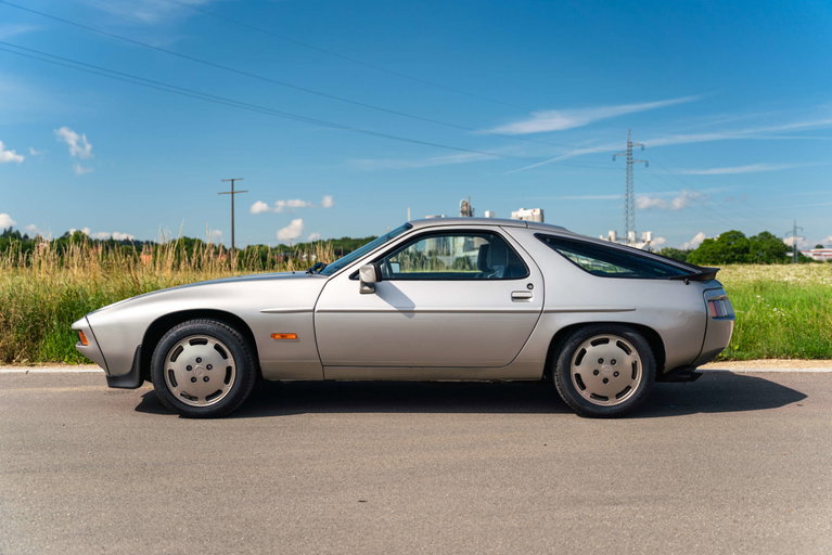 Porsche 928 S