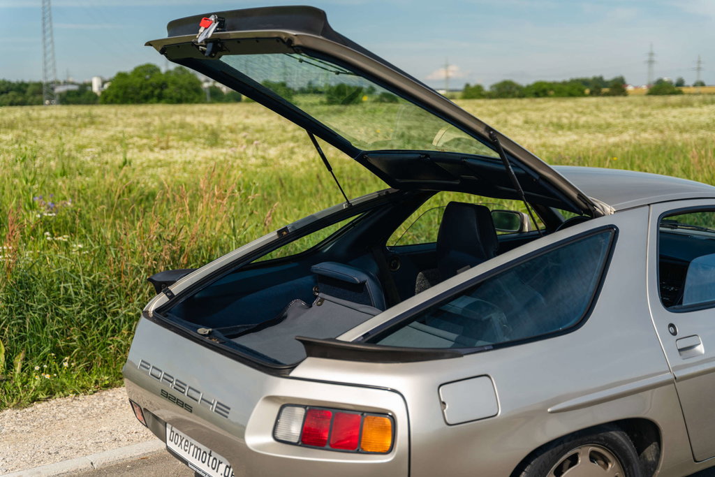 Porsche 928 S