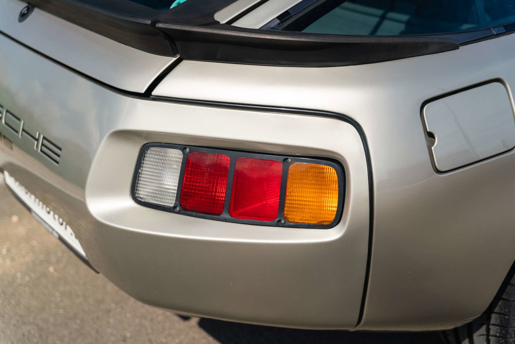 Porsche 928 S