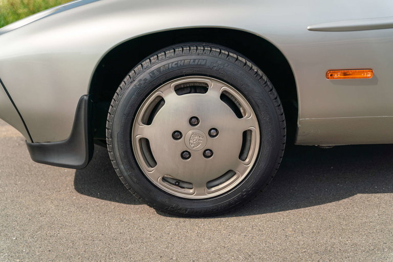Porsche 928 S
