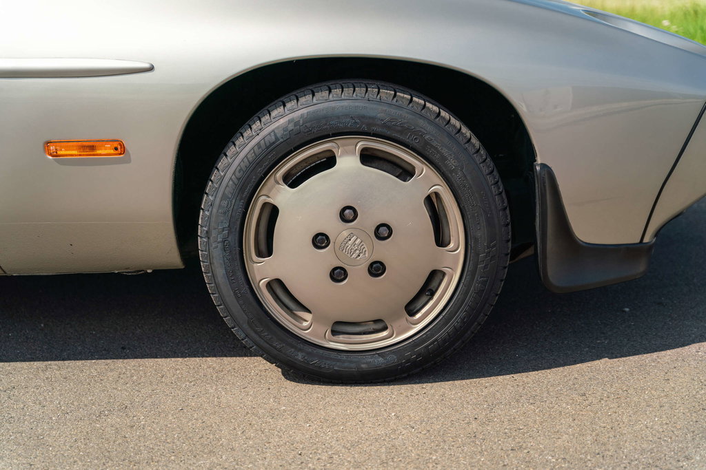 Porsche 928 S