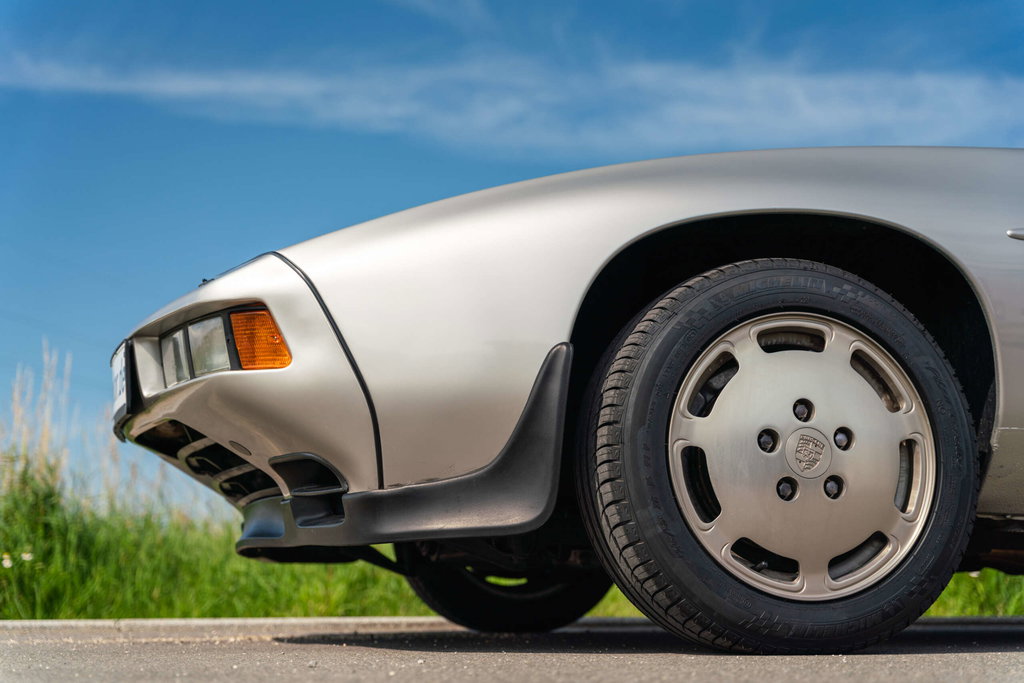 Porsche 928 S