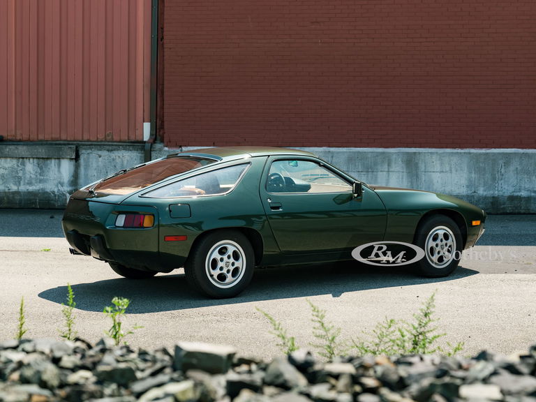 Porsche 928