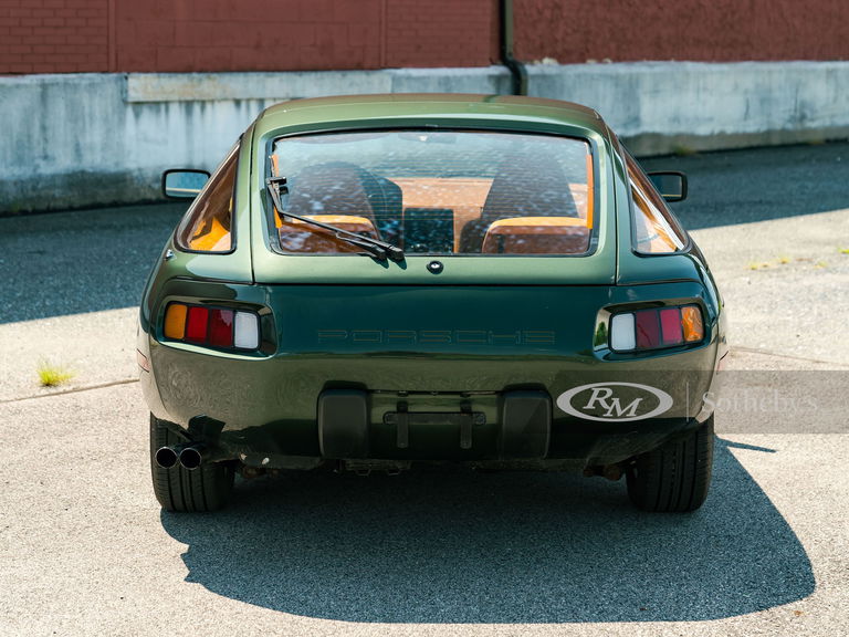 Porsche 928