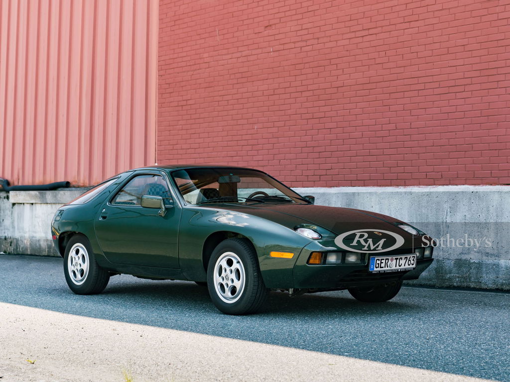 Porsche 928
