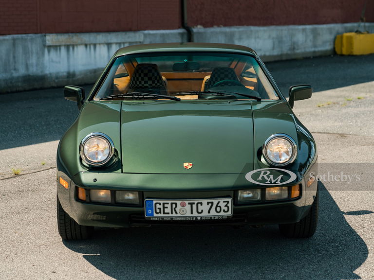Porsche 928