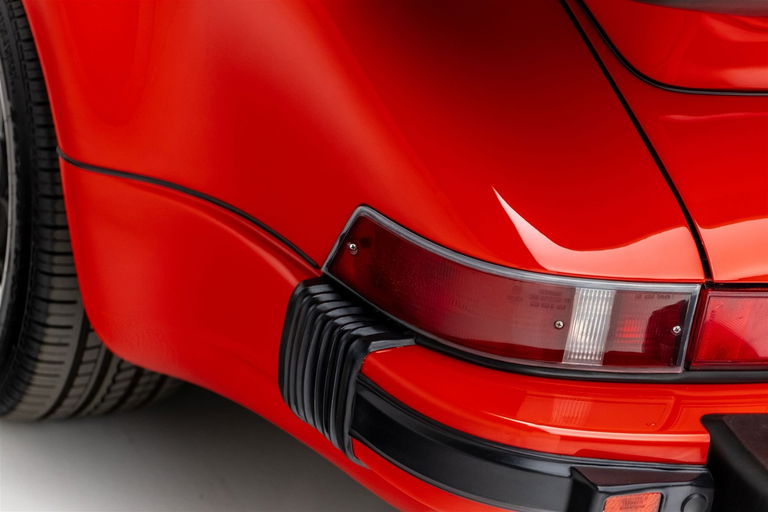 Porsche 911 Turbo 3.3 (US)