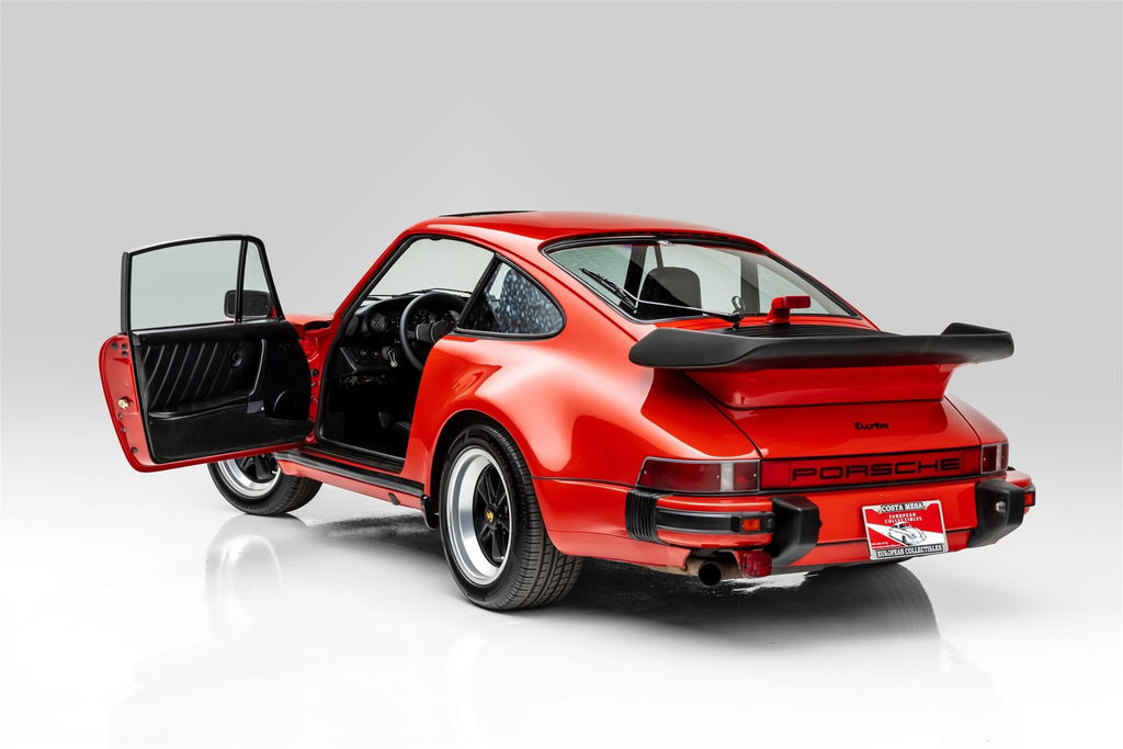 Porsche 911 Turbo 3.3 (US)