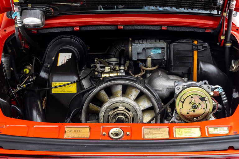 Porsche 911 Carrera 3.2 (US)