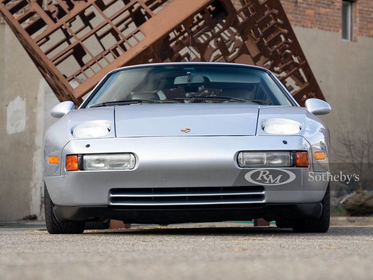 Porsche 928 GTS
