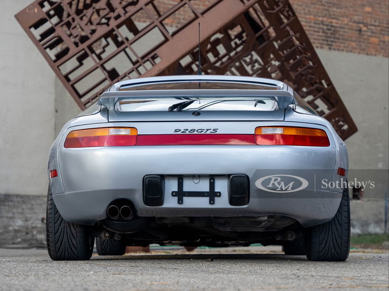 Porsche 928 GTS