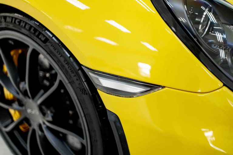 Porsche 981 Cayman GT4