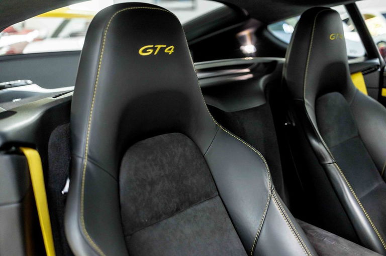 Porsche 981 Cayman GT4