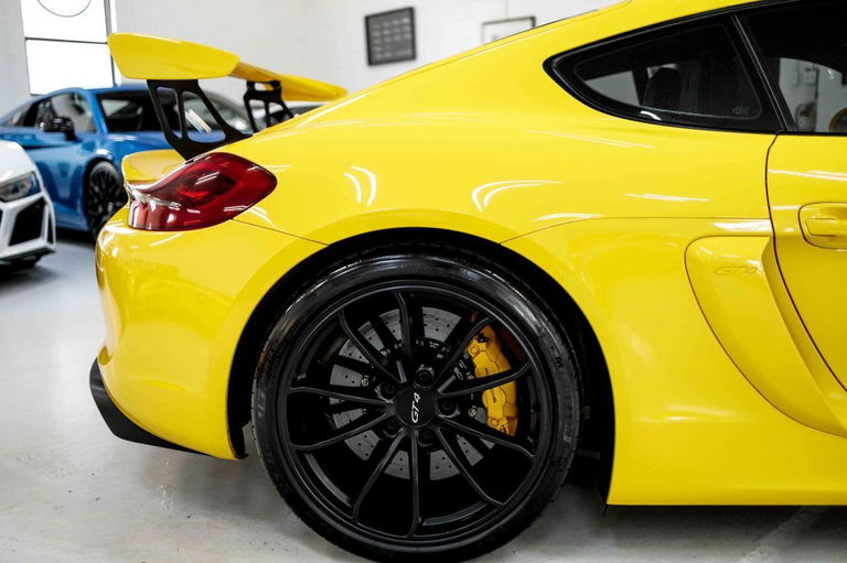 Porsche 981 Cayman GT4