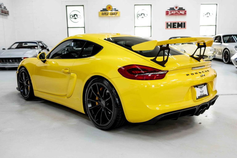 Porsche 981 Cayman GT4