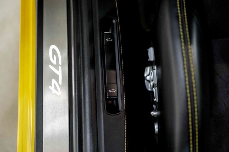 Porsche 981 Cayman GT4