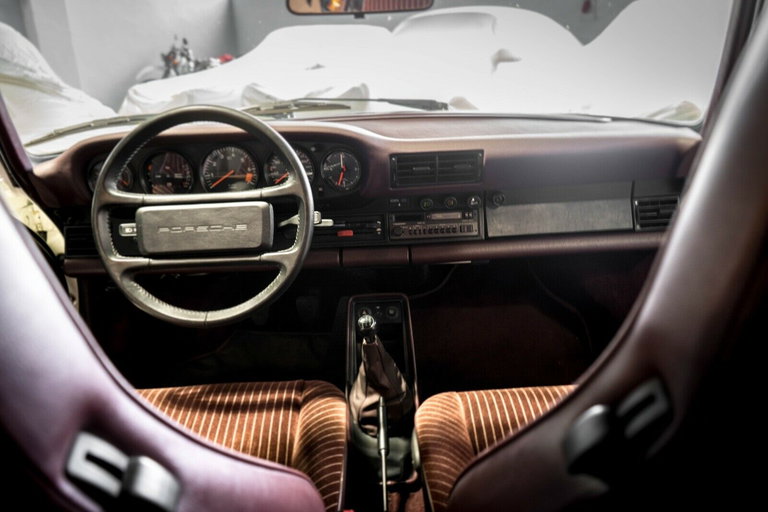 Porsche 911 Carrera 3.2