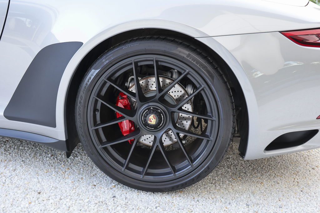 Porsche 991.2 Carrera GTS