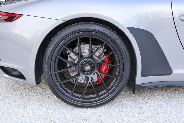 Porsche 991.2 Carrera GTS