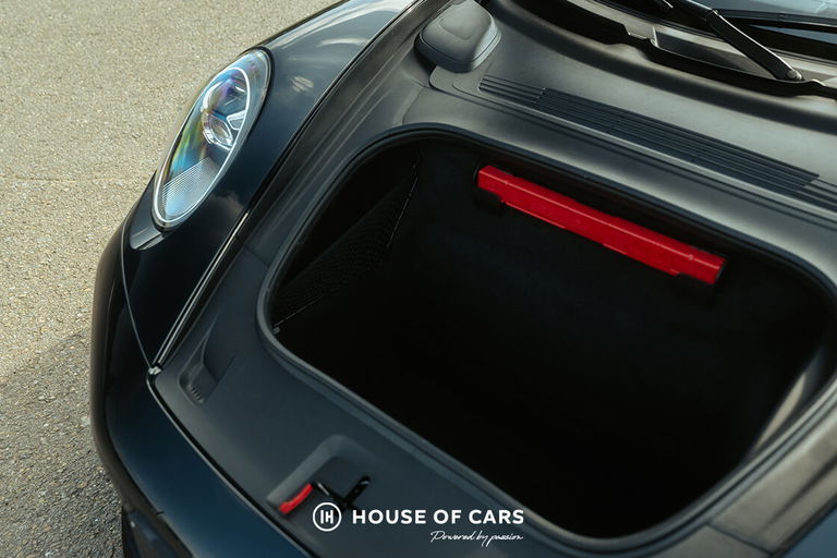 Porsche 992 Belgian Legend Edition