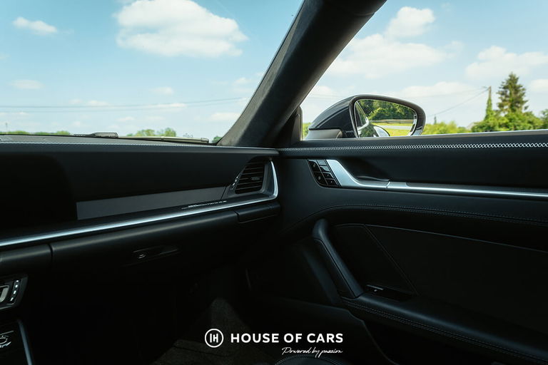 Porsche 992 Belgian Legend Edition