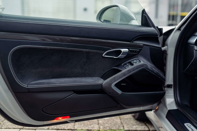 Porsche 991.2 Carrera GTS