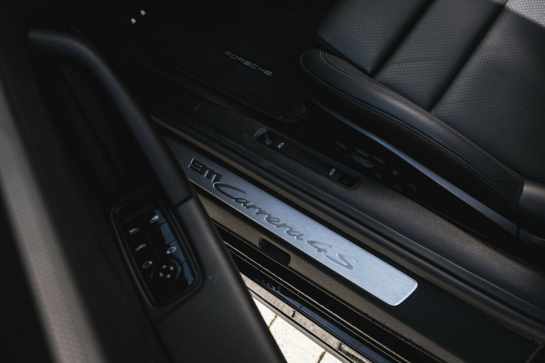 Porsche 992 Carrera 4S