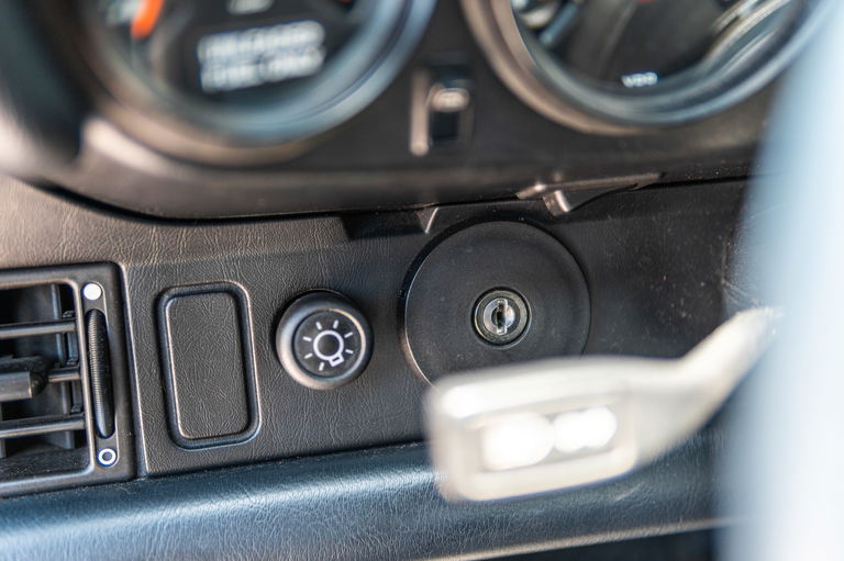 Porsche 911 Carrera 3.2 (US)