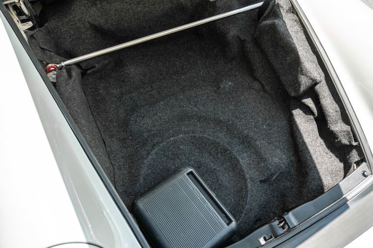 Porsche 911 Carrera 3.2 (US)