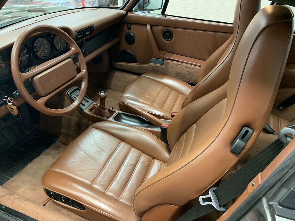 Porsche 964 Carrera 4