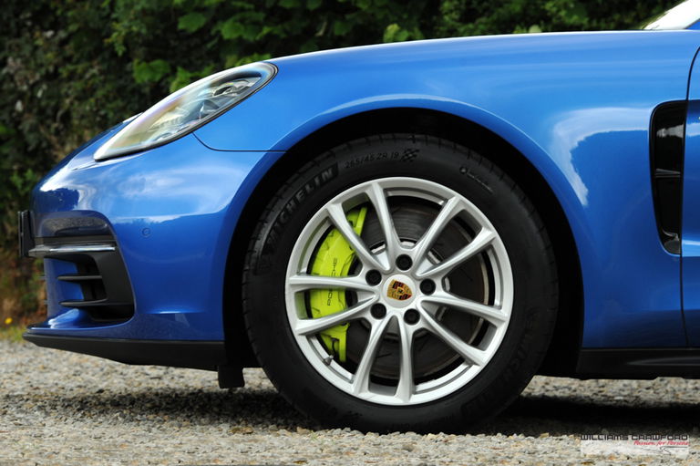 Porsche Panamera 4 E-Hybrid