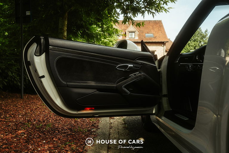 Porsche 991 Carrera GTS