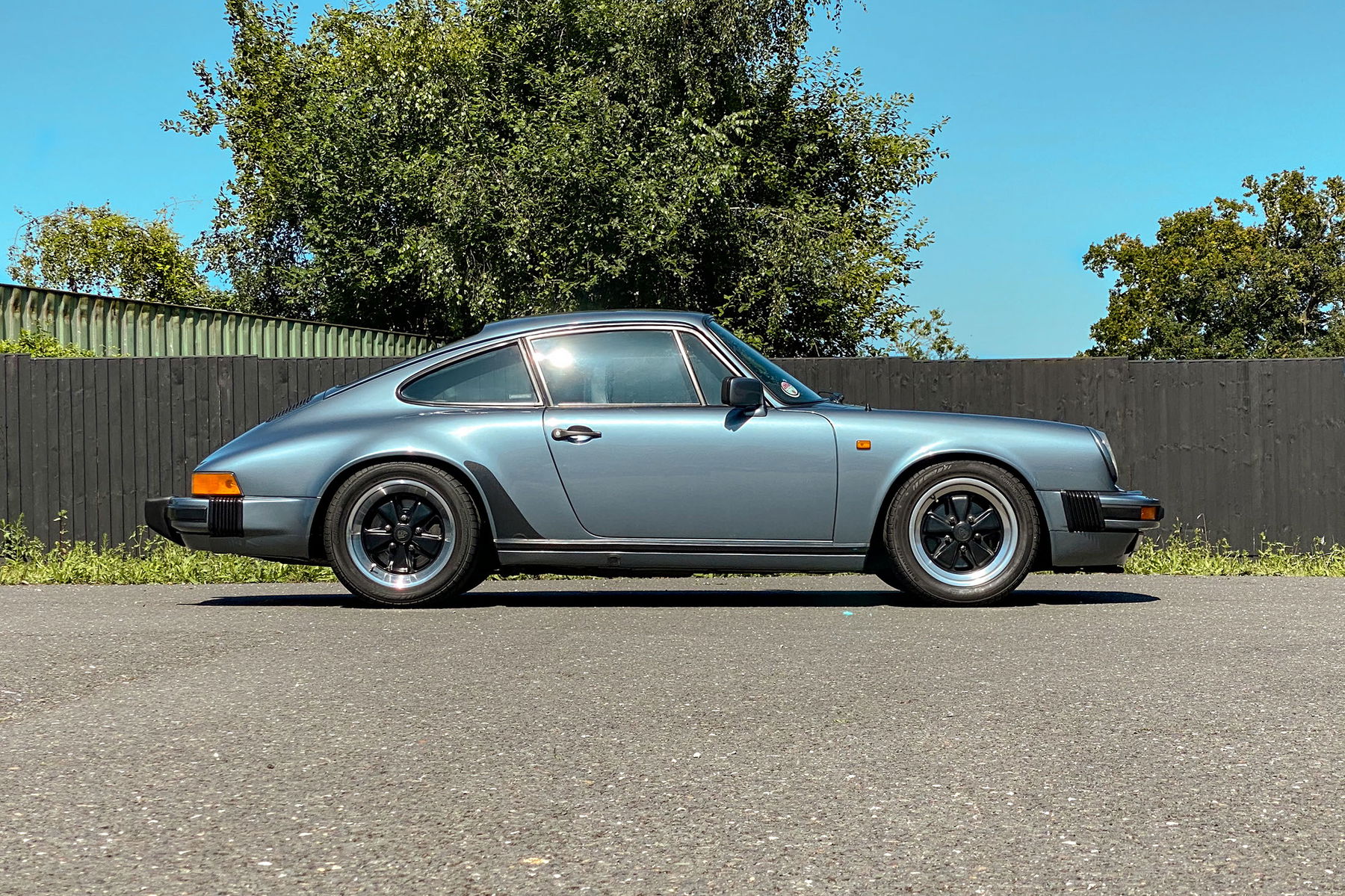 Porsche 911 Carrera 3.2 1983 - elferspot.com - Marktplatz für Porsche  Sportwagen