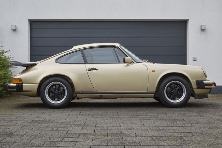 Porsche 911 Carrera 3.2
