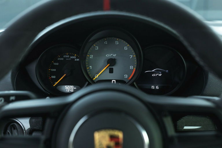 Porsche 718 Cayman GT4