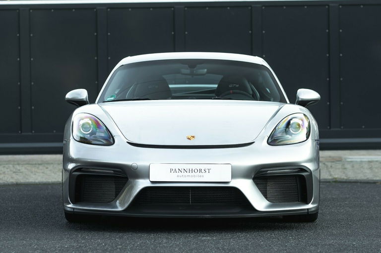 Porsche 718 Cayman GT4