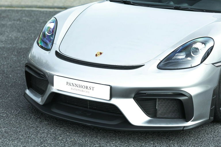 Porsche 718 Cayman GT4