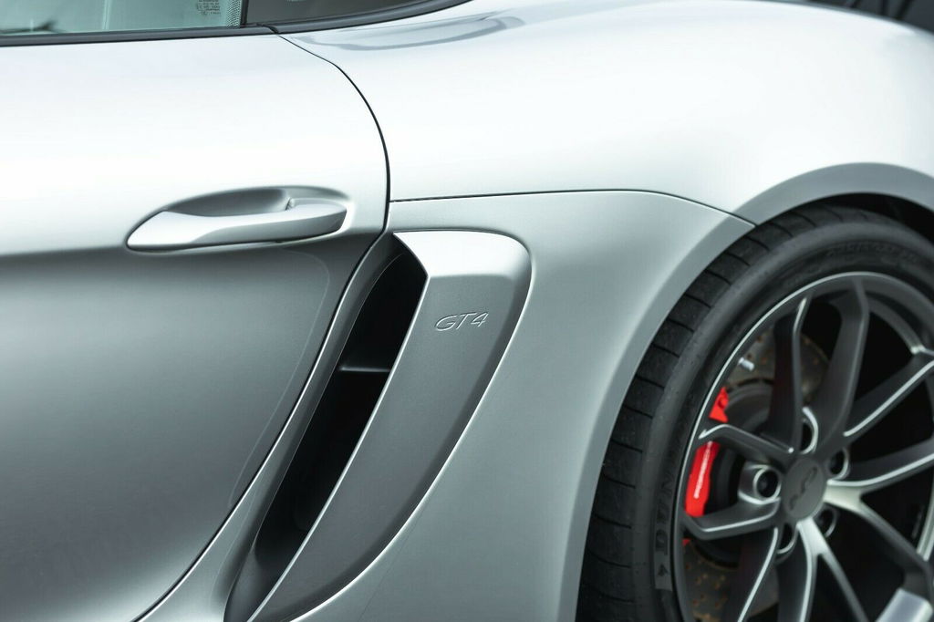 Porsche 718 Cayman GT4