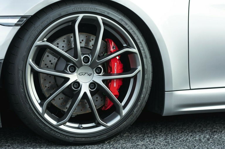 Porsche 718 Cayman GT4