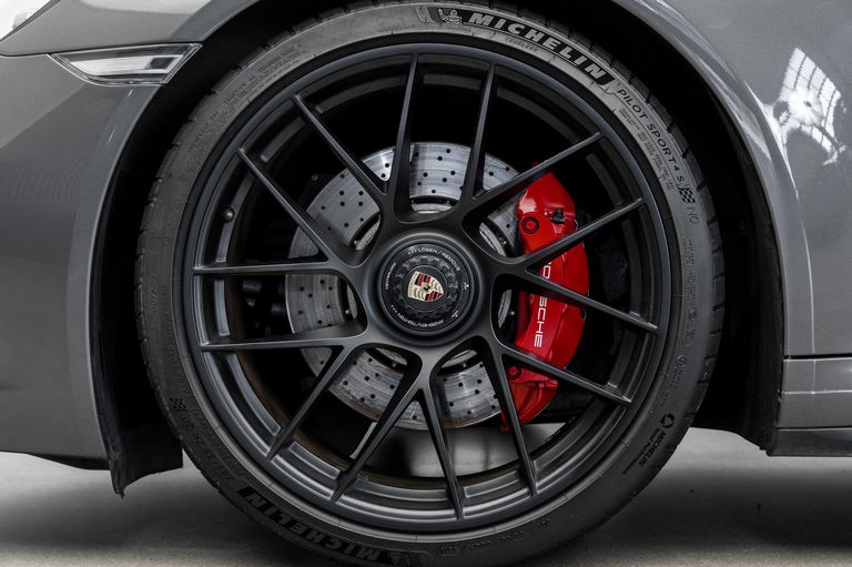 Porsche 991.2 Carrera GTS